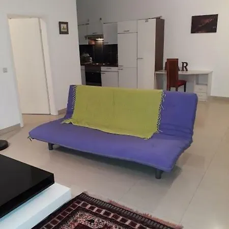 94 Rue De Clairefontaine Appartement *